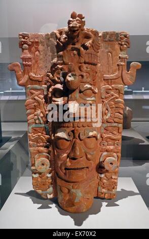 Maya porta incenso con un simulacro di un dio usato per le offerte di rituale. Da Palenque, Chiapas, Messico 600-900ANNUNCIO Foto Stock