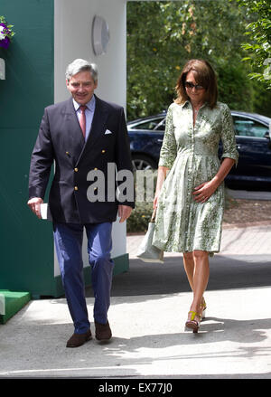 Il torneo di Wimbledon, Londra, Regno Unito. 08 Luglio, 2015. Michael e Carole Middleton arrivano al AELTC al giorno 9 del 2015 Wimbledon Tennis championships Credito: amer ghazzal/Alamy Live News Foto Stock