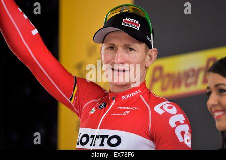 Amiens, Francia. 08 Luglio, 2015. GREIPEL Andre del Lotto Soudal nella foto durante la cerimonia del podio dopo la fase 5 del 102º edizione del Tour de France 2015 con inizio in Arras e finire in Amiens, Francia (189 km) Credito: Azione Sport Plus/Alamy Live News Foto Stock