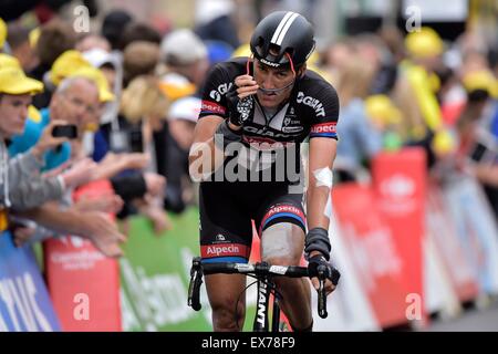 Amiens, Francia. 08 Luglio, 2015. SINKELDAM Ramon del Team gigante - Alpecin attraversa la linea del traguardo durante la fase 5 del 102º edizione del Tour de France 2015 con inizio in Arras e finire in Amiens, Francia (189 km) Credito: Azione Sport Plus/Alamy Live News Foto Stock