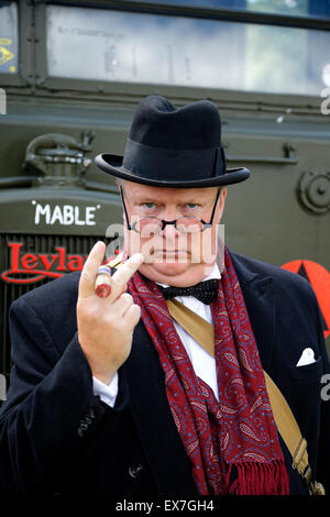 Winston Churchill impersonator Arthur cuoco presso il Wiltshire forze armate e i veterani del weekend, Trowbridge, Wiltshire, Regno Unito, 2015. Foto Stock