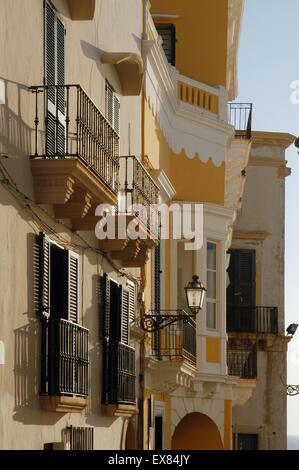 L'Italia, Regione Puglia, Gallipoli, case nella città vecchia Foto Stock