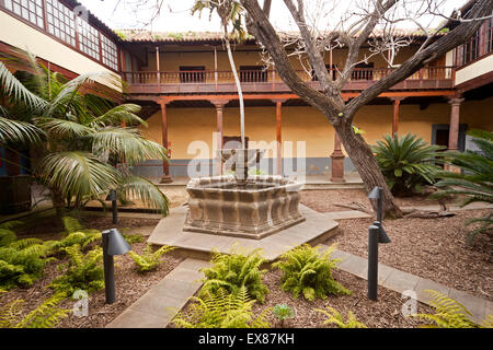 Cortile della Casa Alvarado Bracamonte o Casa de los Capitanes Generales, San Cristóbal de La Laguna, Tenerife, Canarie Isla Foto Stock