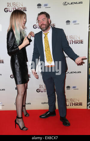 Sydney, Australia. 9 luglio 2015. L'attrice Abbey Lee (Ruben Guthrie cast) e Brendan Cowell (Ruben Guthrie direttore/scrittore) sul tappeto rosso al Ritz, 45 St Paul's Street, Randwick per la vagliatura di gala del film 'Ruben Guthrie'. Credito: Credito: Richard Milnes/Alamy Live News Foto Stock