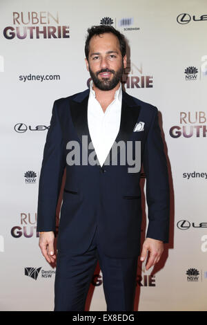 Sydney, Australia. 9 luglio 2015. Attore Alex Dimitriades (Ruben Guthrie cast) arriva sul tappeto rosso al Ritz, 45 St Paul's Street, Randwick per la vagliatura di gala del film 'Ruben Guthrie'. Credito: Credito: Richard Milnes/Alamy Live News Foto Stock