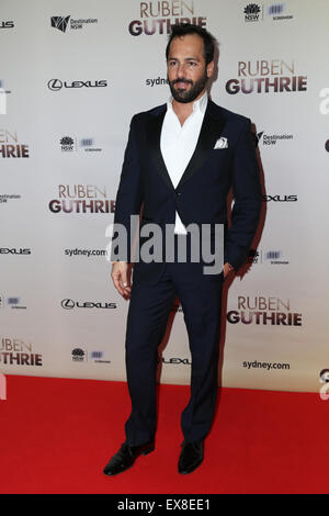 Sydney, Australia. 9 luglio 2015. Attore Alex Dimitriades (Ruben Guthrie cast) arriva sul tappeto rosso al Ritz, 45 St Paul's Street, Randwick per la vagliatura di gala del film 'Ruben Guthrie'. Credito: Credito: Richard Milnes/Alamy Live News Foto Stock