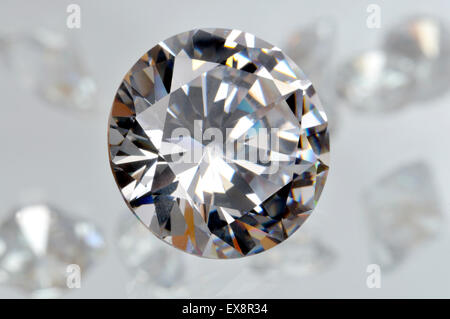 Diamante Round-Cut (sintetico / lab-creato - cubic zirconia) Foto Stock