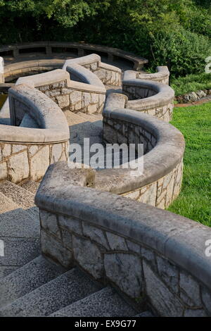 Scalinata in pietra situata in Maymont Park, Richmond, VA USA. Foto Stock