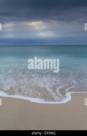 Mare calmo a Fistral Beach in Newquay, Cornwall. Foto Stock