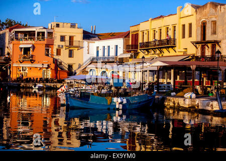 Il vecchio porto veneziano, Rethimno, Creta, Grecia Foto Stock