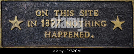 Su questo sito nel 1897 non è accaduto nulla di placca, Gunnison Pioneer Museum, Gunnison, Colorado. Foto Stock