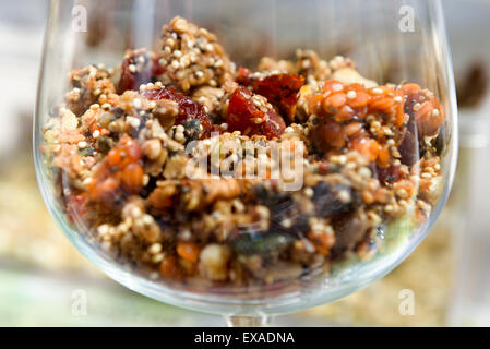 Muesli è una dieta sana per il popolo forte Foto Stock