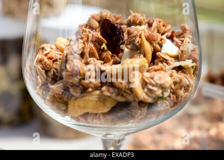 Muesli è una dieta sana per il popolo forte Foto Stock