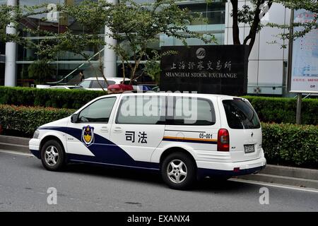 Luglio 10, 2015 - Shanghai, Repubblica Popolare Cinese - Shanghai Stock Exchange Building a Shanghai in Cina. © Marcio Machado/ZUMA filo/Alamy Live News Foto Stock