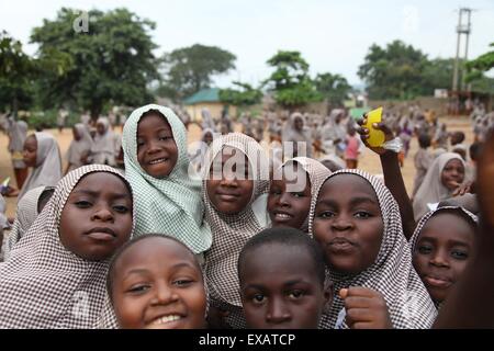 I Bambini gli studenti nella scuola islamica in Kura Foto Stock