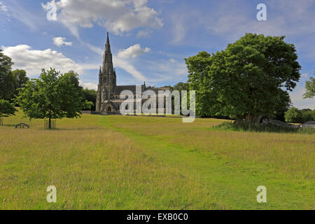 Chiesa di Santa Maria, Studley Royal Deer Park, proprietà del National Trust vicino a Ripon, North Yorkshire, Inghilterra, Regno Unito. Foto Stock