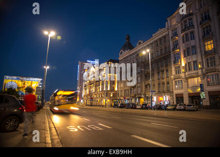 Scena notturna nel quartiere degli affari di Varsavia Foto Stock