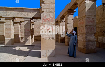 Luxor, Karnak, Egitto.Tempio di Karnak sacro al dio Amon. Nella piccola hypostyle hall del museo a cielo aperto. Foto Stock