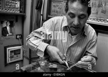 Argentiere, Khan El Khalili Bazaar, il Cairo Foto Stock