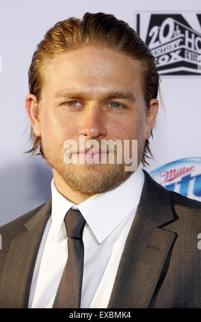 Charlie Hunnam al FX della Stagione 6 Premiere Screening di 'Sons di anarchia'. Foto Stock