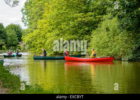 Barche sul fiume vicino a Berkhamsted, Herts, Regno Unito Foto Stock