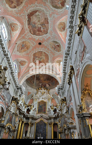 Interno della chiesa di Santa Teresa a Vilnius. Foto Stock