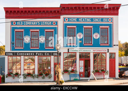 Il vecchio punto di riferimento della società di Lehigh Building, attualmente la casa per i consumatori il carburante Co. e la Camera di Commercio di Belfast, Maine. Foto Stock