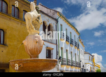 Piccola fontana decorativa nella città di Cordoba, Spagna Foto Stock