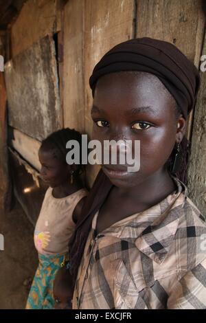 Abuja, 11 luglio 2015. persone sfollate dai luoghi colpiti dal braccio gruppo Boko Haram raduno di Abuja, il territorio di capitale della Nigeria. Foto Stock