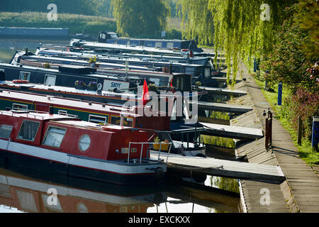 Morings sui Trent e Mersey Canal vicino alla Radlett Boat Lift è un due cassettone di bloccaggio di sollevamento nei pressi del villaggio di Radlett, Foto Stock