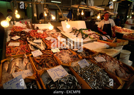 Grecia, Atene, mercato centrale, pesce fresco Foto Stock