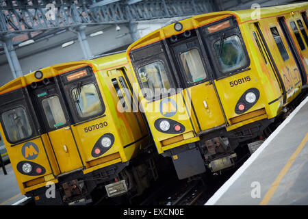 Fotografie intorno a Southport mostrato di Southport merseyrail classe 508 e 507 treni la linea di Liverpool è stato costruito originariamente ho Foto Stock