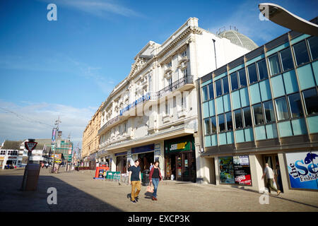 Winter Gardens segno sull'esterno dell'edificio 1870 1878 xix secolo 845- adulti sala da ballo Arcaid beach Blackpool British Foto Stock