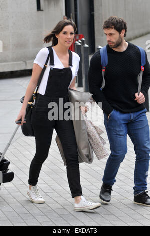 Verity Rushworth e Kelvin Fletcher presso la BBC con: Verity Rushworth, Kelvin Fletcher dove: Londra, Regno Unito quando: 11 Maggio 2015 Foto Stock