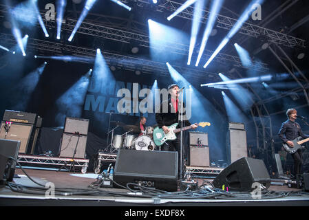 Manchester, Regno Unito. 11 luglio 2015. Johnny Marr si esibisce dal vivo a Manchesters Castlefield ciotola come parte dell'estate in città 11/07/2015 Credit: Gary Mather/Alamy Live News Foto Stock