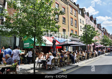 Pranzo diners al fresco in estate il giorno di James Street, Londra Foto Stock