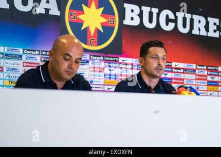 National Arena, Bucarest, Romania ROU. 11 Luglio, 2015. Mirel Radoi pullman di FCSB presso la conferenza stampa al termine del Soccer Liga Profesionista de Fotbal Romania LPF - FC Steaua Bucarest vs FC Petrolul Ploiesti a livello nazionale Arena, Bucarest, Romania ROU. Foto: Catalin Soare © csm/Alamy Live News Foto Stock