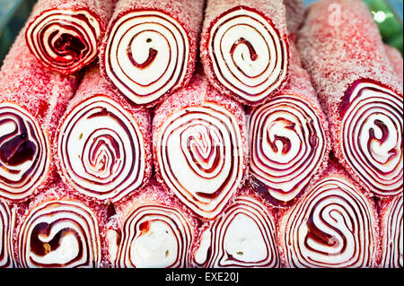 Pila di freschi tradizionali dolci turchi Foto Stock