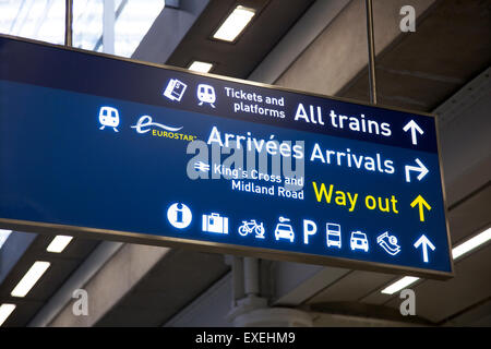 Direzioni Eurostar segno a St Pancras International Station Foto Stock