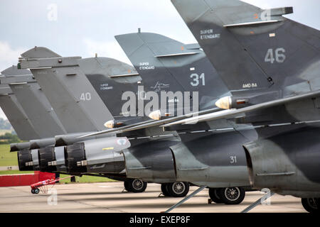 Yeovilton, Somerset, Regno Unito. 11 Luglio, 2015. 11 Luglio 2015: RNAS Yeovilton, Somerset, Regno Unito. La Royal Navy del pluripremiato Yeovilton aria giorno attira oltre 35.000 visitatori, significative UK/militari stranieri la partecipazione e il sostegno da parte del mondo che portano le imprese del settore aerospaziale. Credito: KEITH MAYHEW/Alamy Live News Foto Stock