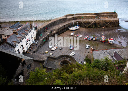 Guardando verso il basso sul porticciolo di Clovelly sulla North Devon Coast UK Foto Stock