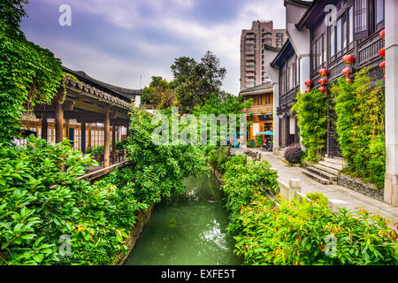 Fuzhou, la Cina a tre corsie sette vicoli tradizionale quartiere dello shopping. Foto Stock