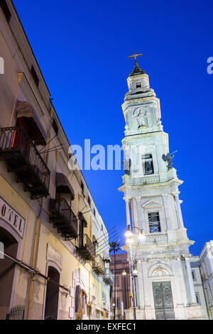 Torre Campanaria del Santuario della Vergine del Rosario di Pompei in Italia Foto Stock