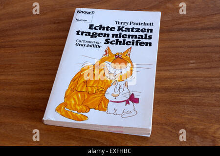 Terry Pratchett Echte Katzen tragen niemals Schleifen Foto Stock
