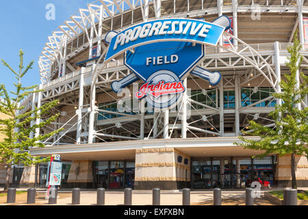 Una vista di Progressive Field, casa dei Cleveland Indians, da Ontario Street in Cleveland, Ohio. Foto Stock