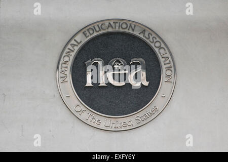 Un logo segno al di fuori della sede del National Education Association (NEA) manodopera europea a Washington D.C. su 11 Luglio, Foto Stock