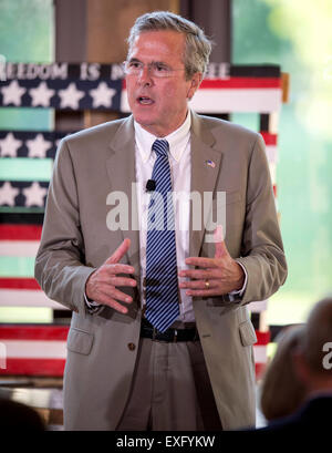 Ames, Iowa, USA. 13 Luglio, 2015. Ex governatore della Florida e 2016 candidato presidenziale Jeb Bush parla di storia nella contea di GOP per la cena. Credito: Brian Cahn/ZUMA filo/Alamy Live News Foto Stock