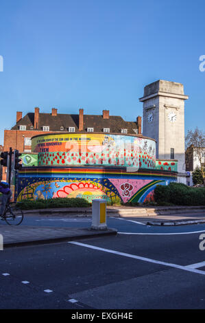 Stockwell Memoriale di guerra da Frank Twydals cari, 1922 e memorial murale, 1999-2001, Stockwell, Londra, Inghilterra Foto Stock