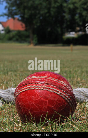 Cricket - Kent Cricket League Division IV 1XI - Faversham Cricket Club v Cowdrey Cricket Club Foto Stock