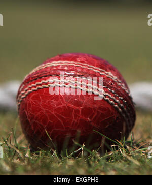 Cricket - Kent Cricket League Division IV 1XI - Faversham Cricket Club v Cowdrey Cricket Club Foto Stock